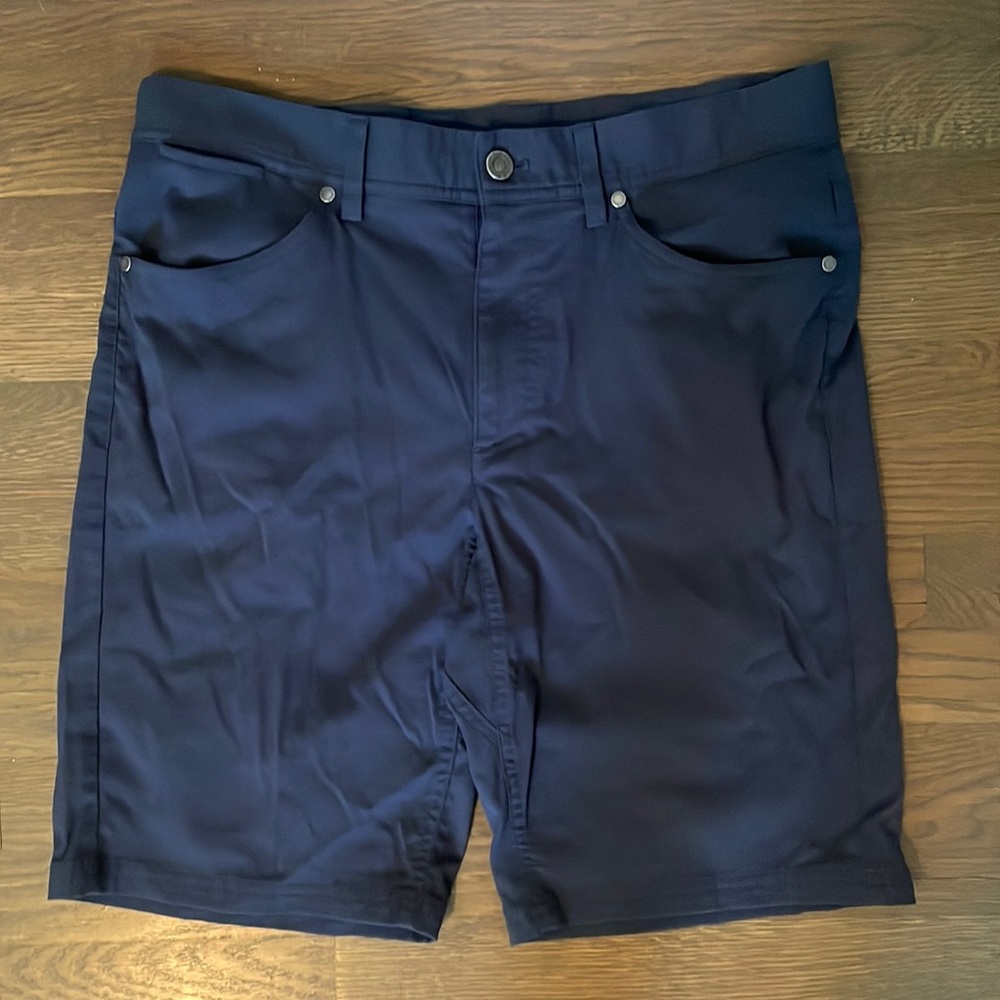 Men’s LL Bean Venture Stretch Shorts- Navy